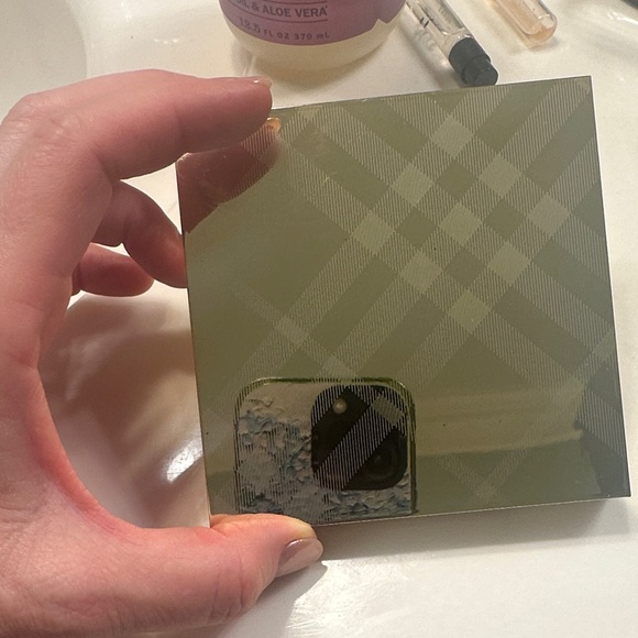 Burberry Blush Palette with Pink and Brown Shades - Picture 3 of 3